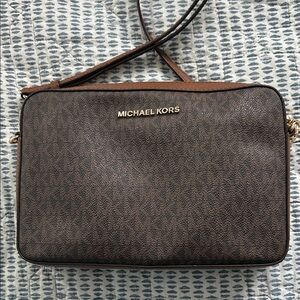 Michael Kors Jet Set Crossbody Bag
